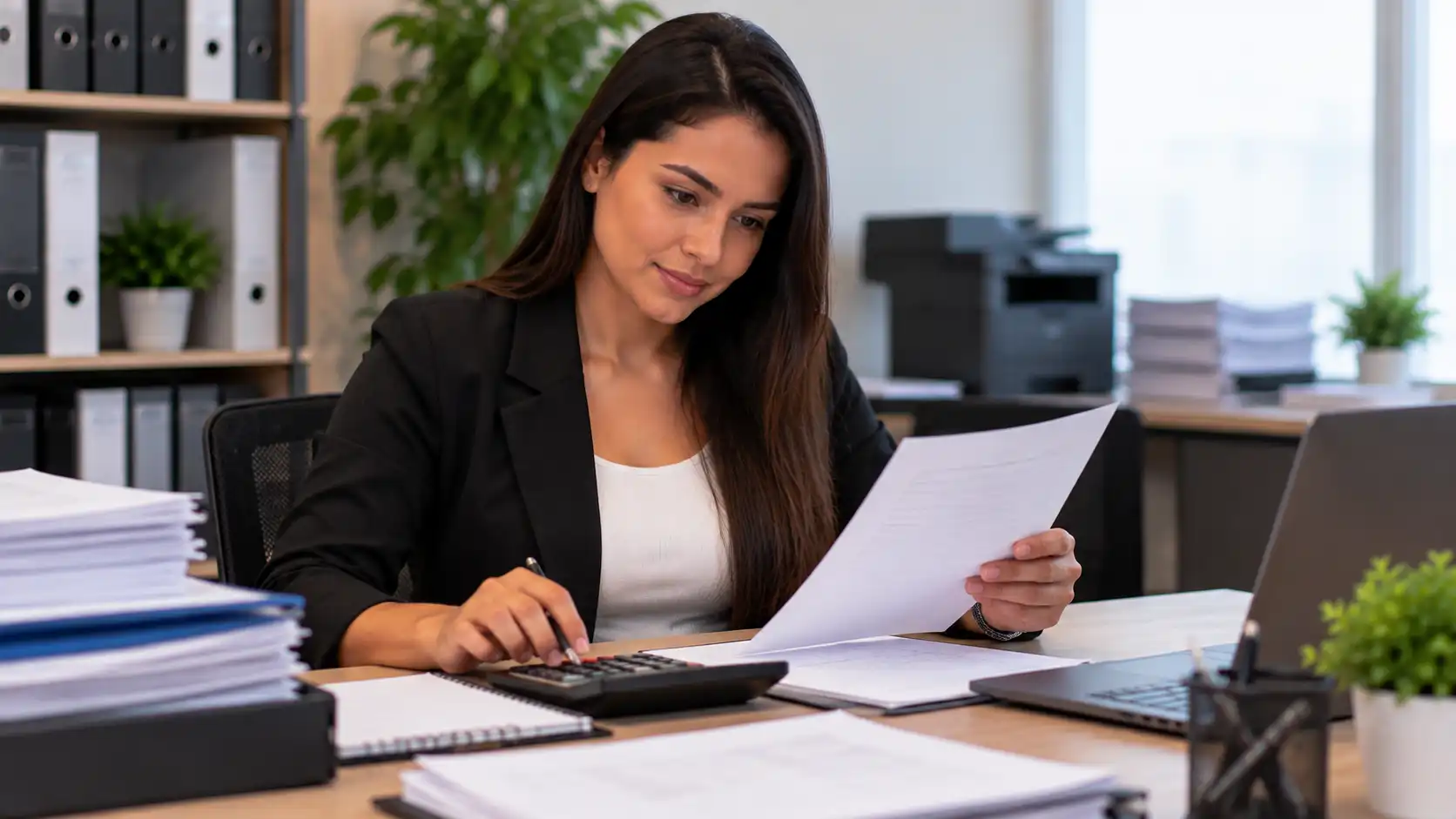 Currículo para Auxiliar de Departamento Pessoal: Como Fazer e Exemplos